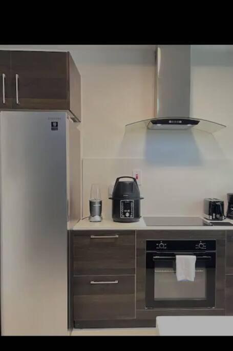 Parkhurst Lux Condo Near Devon House Kingston Exteriör bild