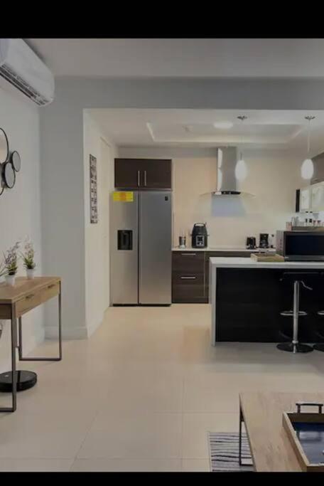Parkhurst Lux Condo Near Devon House Kingston Exteriör bild